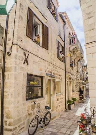 White Rabbit Hostel هفار المظهر الخارجي الصورة