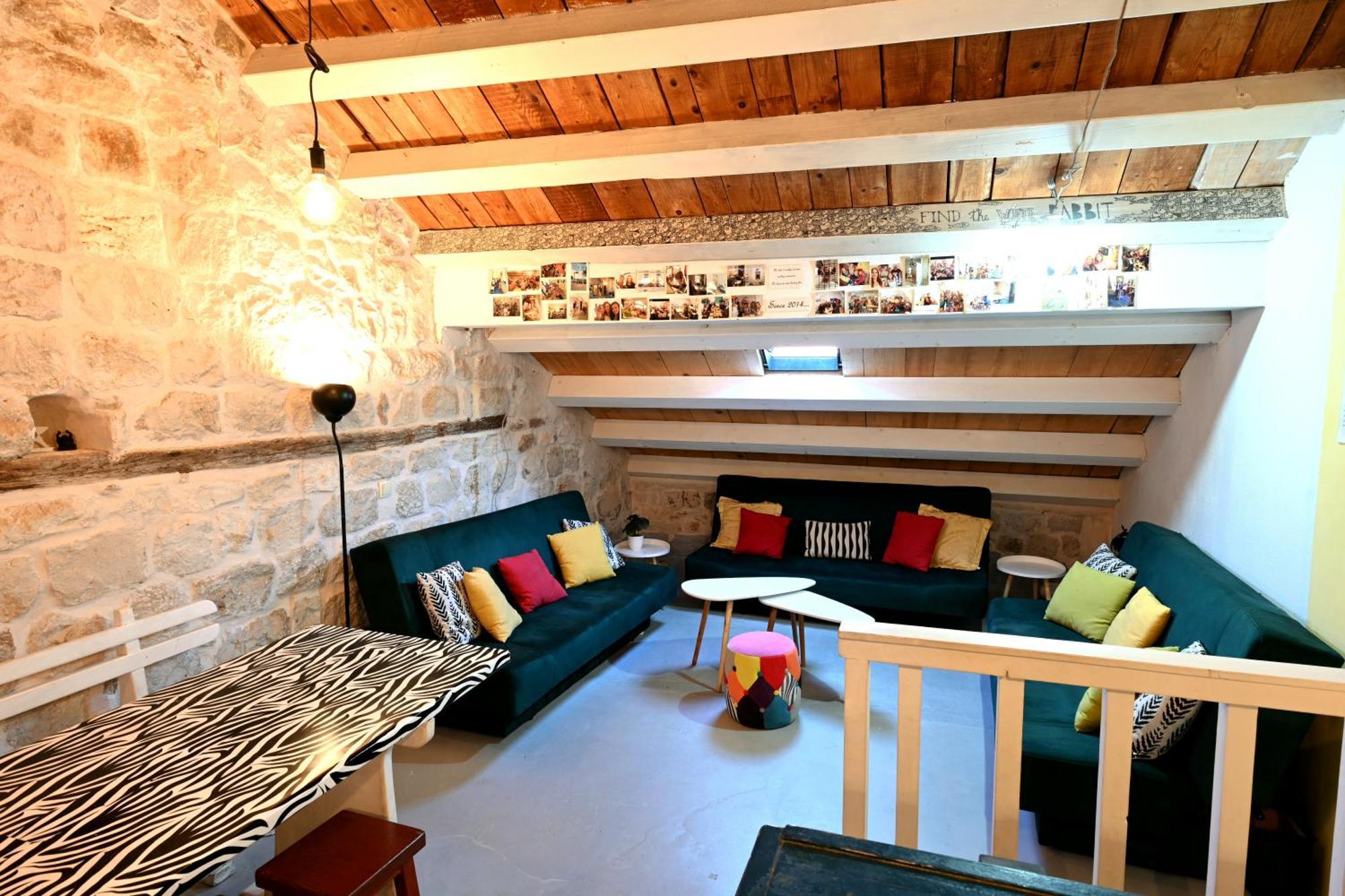 White Rabbit Hostel هفار المظهر الخارجي الصورة